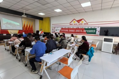 中荷人寿河北分公司开展反洗钱宣传活动